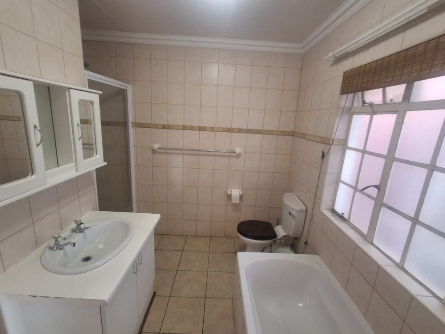 To Let 3 Bedroom Property for Rent in Pentagon Park Free State